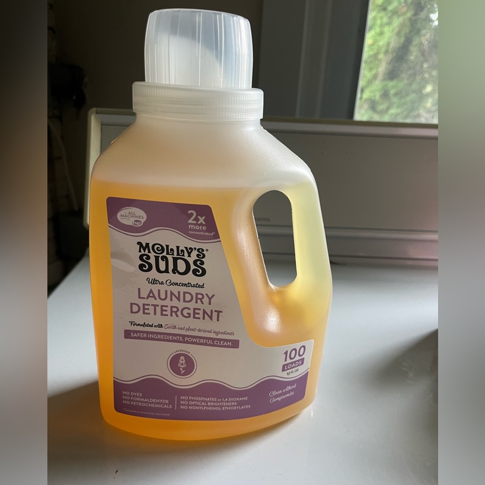 Mollys Suds - used one cap full